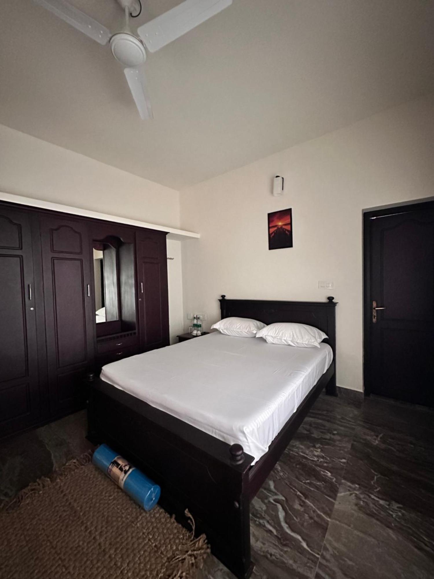 Daffodils Inn Alappuzha Exterior photo