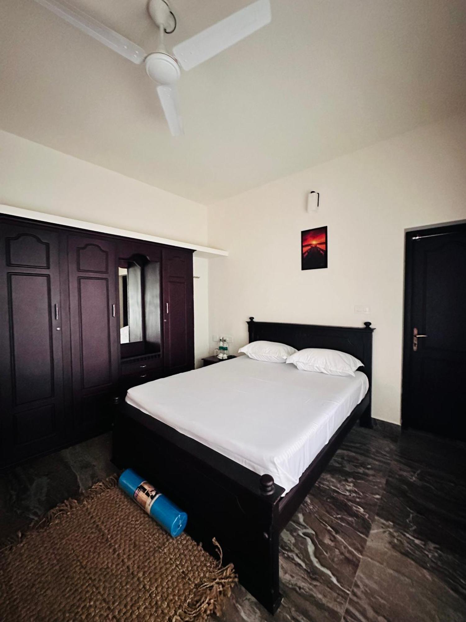 Daffodils Inn Alappuzha Exterior photo