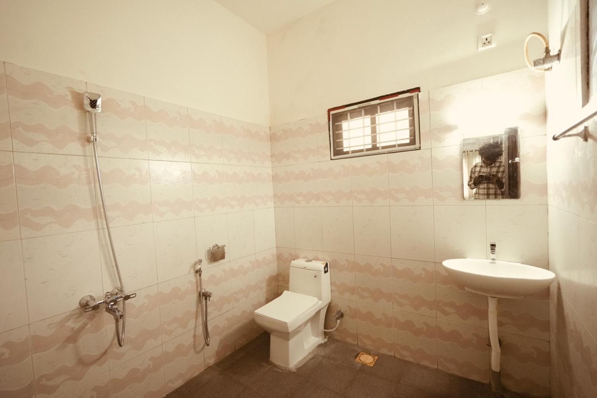 Daffodils Inn Alappuzha Exterior photo